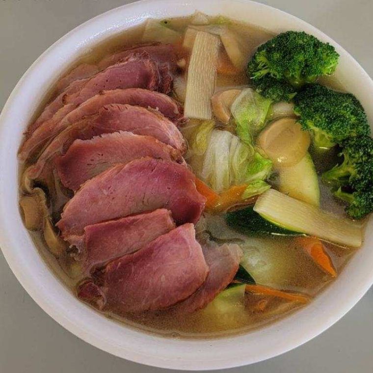 Pork won ton soup with vegetables