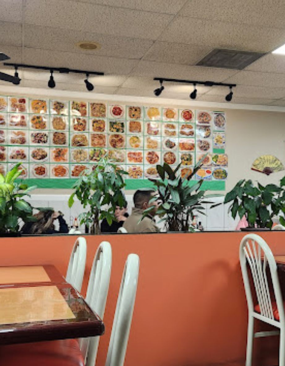 Dining room at Hong Kong Restaurant in Madera